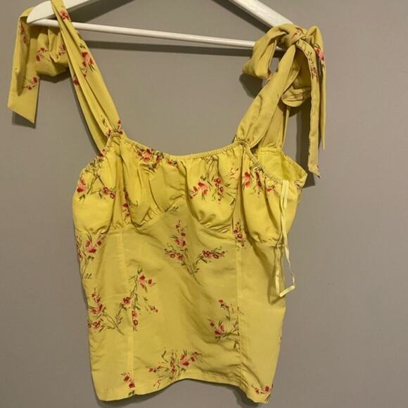 Line and Dot Yellow floral‎ top size large - Picture 1 of 7